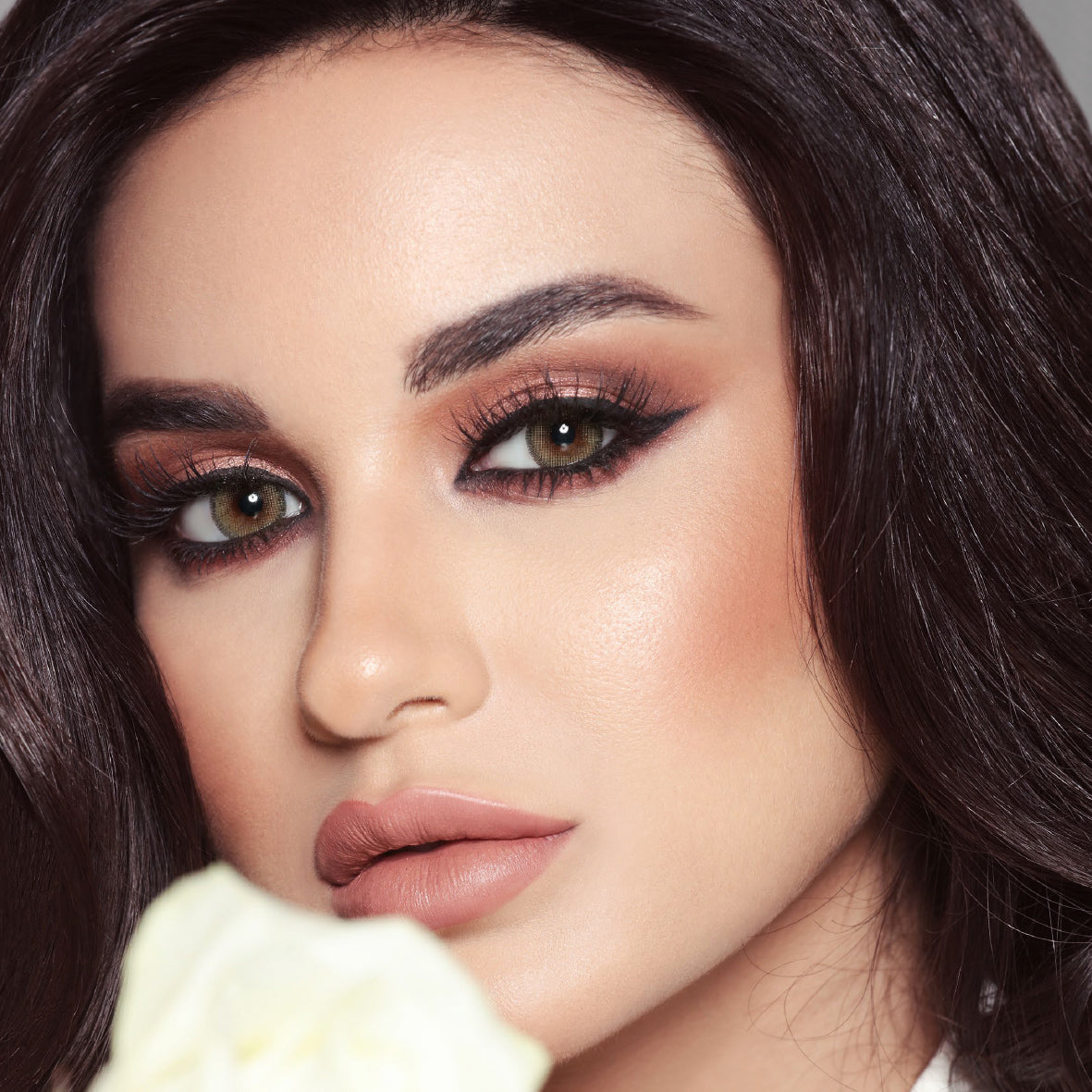 عدسات ديفا اوليفيان